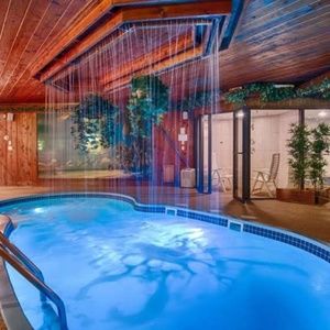 Meet your Posher, Dakeia